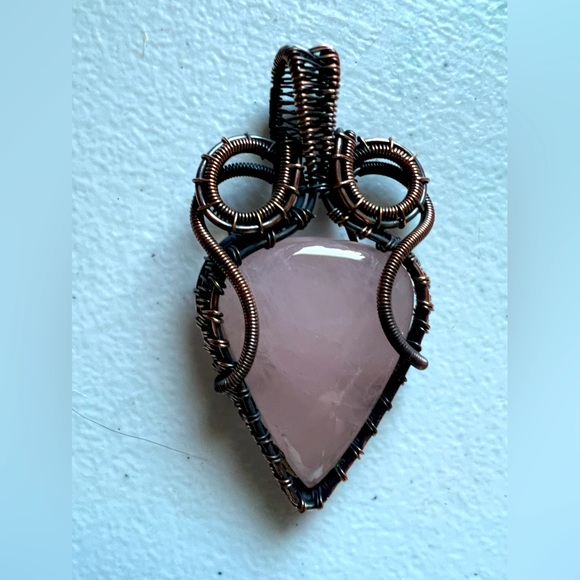 Rose Quartz in copper - Picture 1 of 1